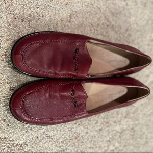 Dark Red Hush Puppies size 11 M